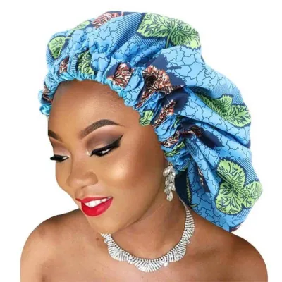 Bonnet de nuit en satin imprimé wax/bleu clair