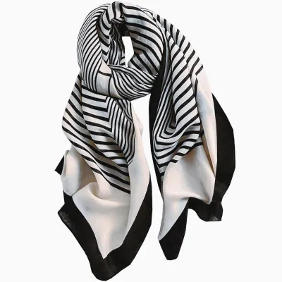 Foulard noir / beige clair