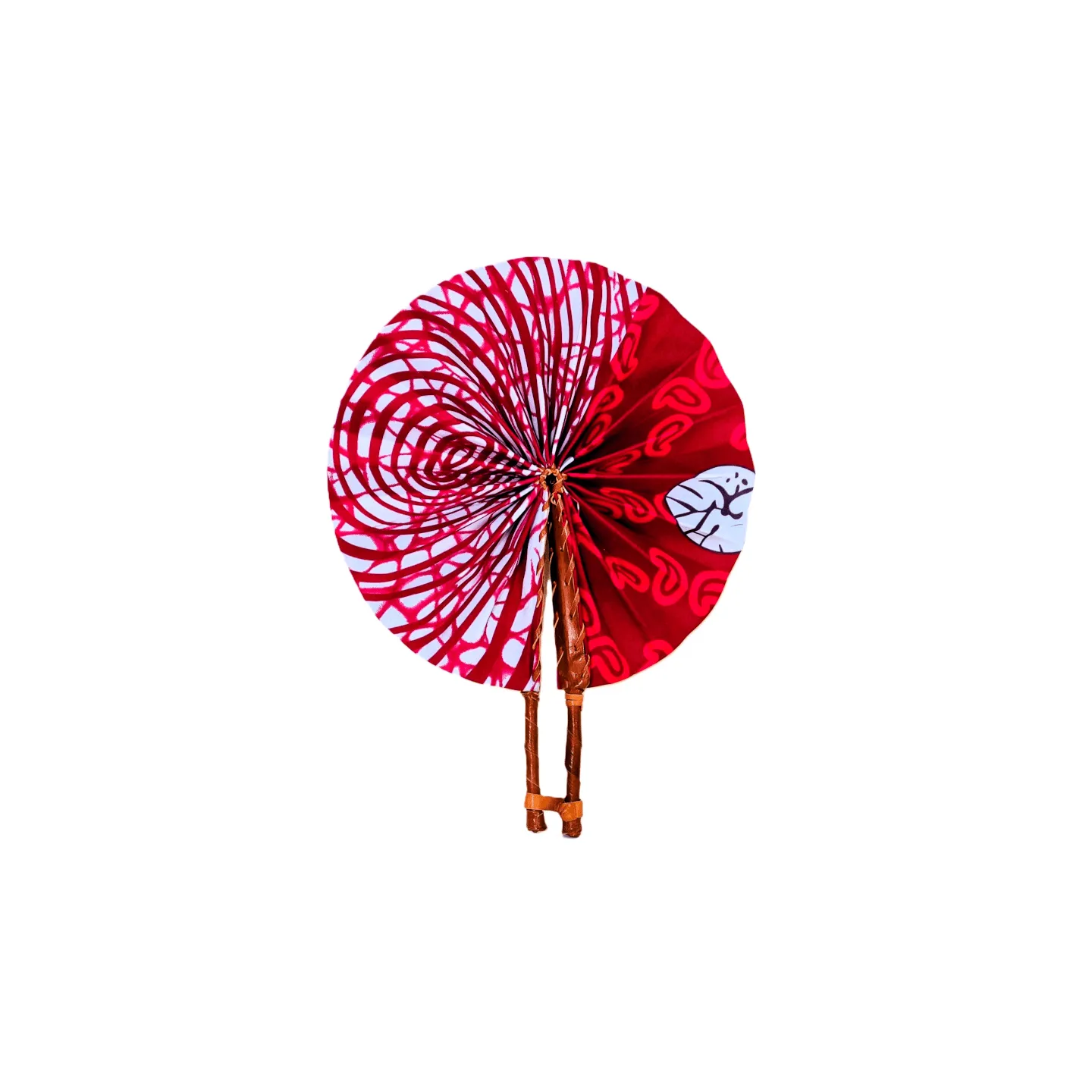 Éventail artisanal africain en wax rouge et gris, pliable et fait main au Togo