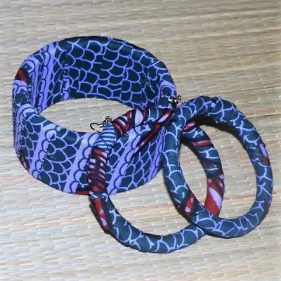 Parure boucles d'oreilles et bracelet en tissu wax