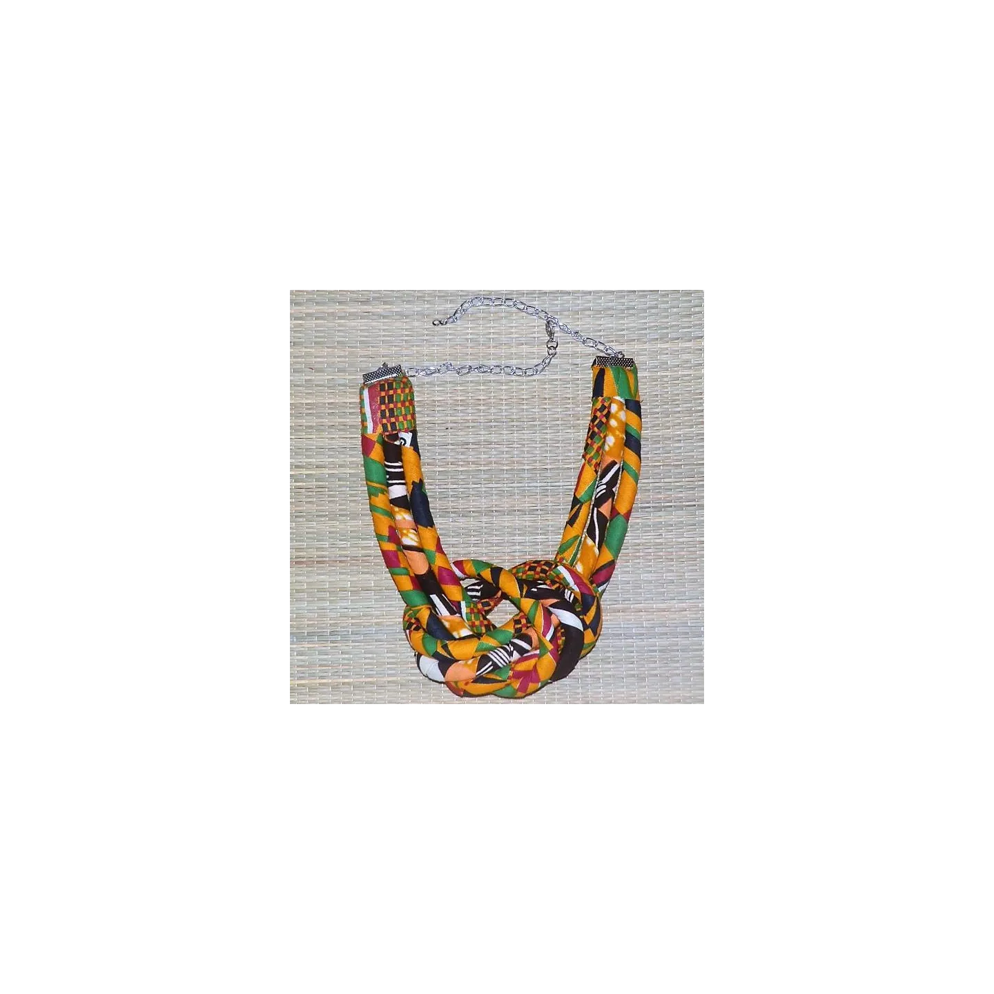 Collier plastron en tissu africain “ kente”