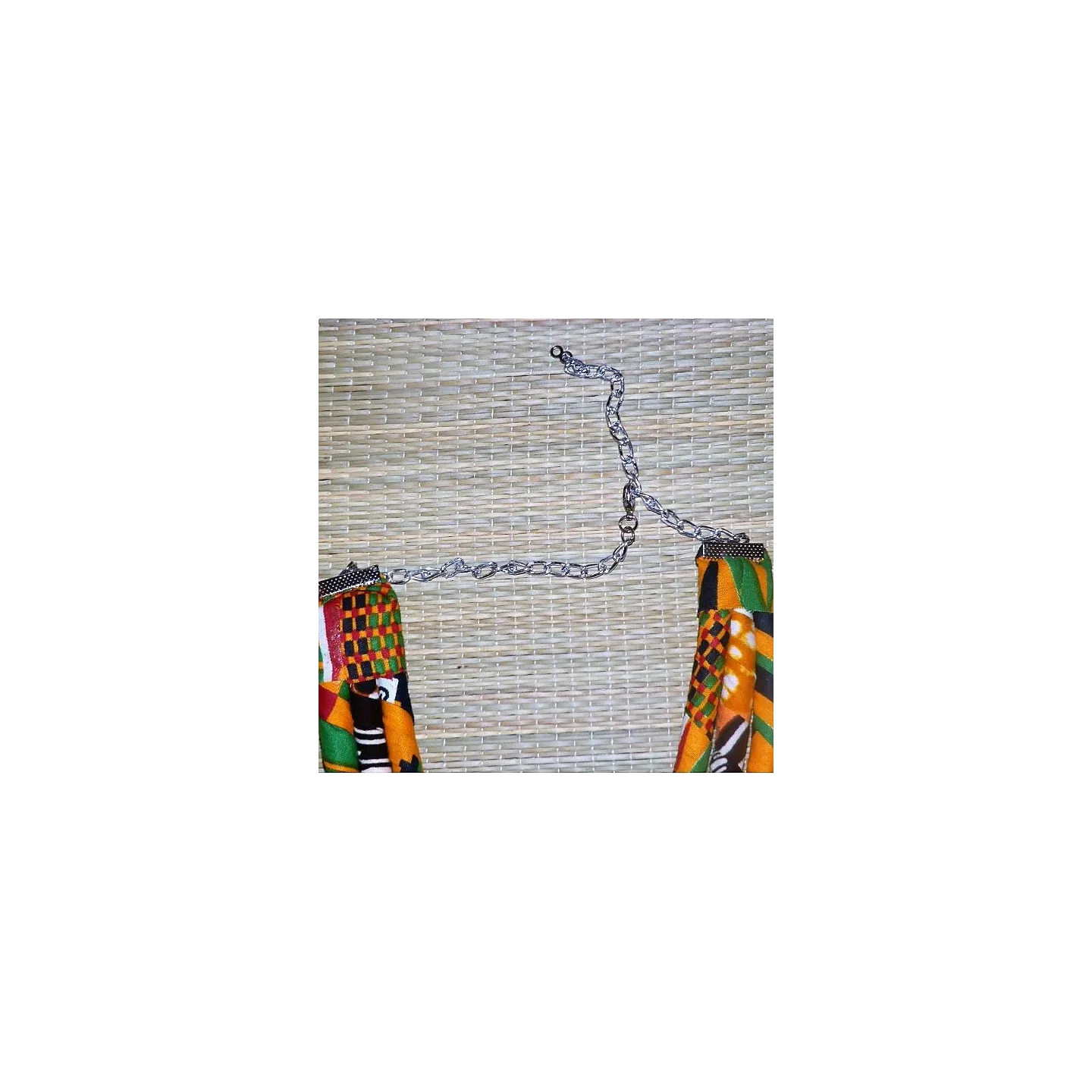 Collier plastron en tissu africain “ kente”